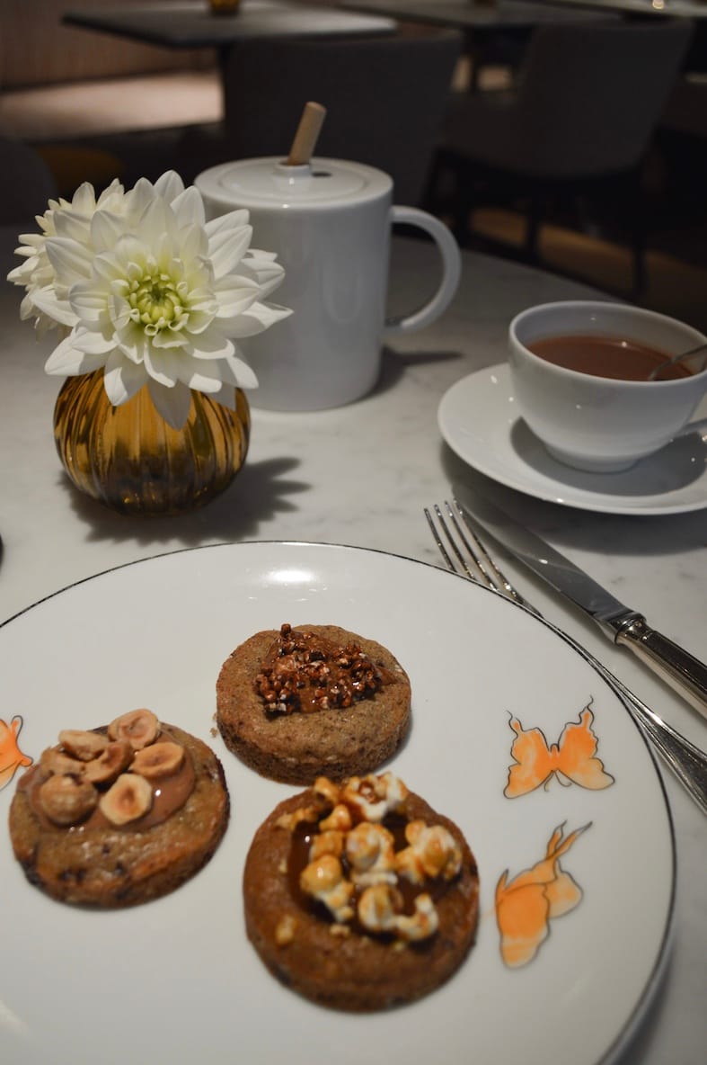 L’offre commerciale de trois cookies et chocolat chaud, photographiée pour la présentation de septembre 2023.