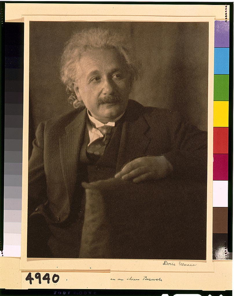 Albert Einstein, portrait de Doris Ulmann conservé à la Library of Congress. Reproduction documentaire avec les repères de numérisation.