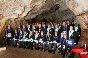 ➤ NOYAU DUR ∴ Les Frères des Cavernes, une très vieille histoire...