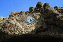 ➤ NOYAU DUR ∴ Les Frères des Cavernes, une très vieille histoire...