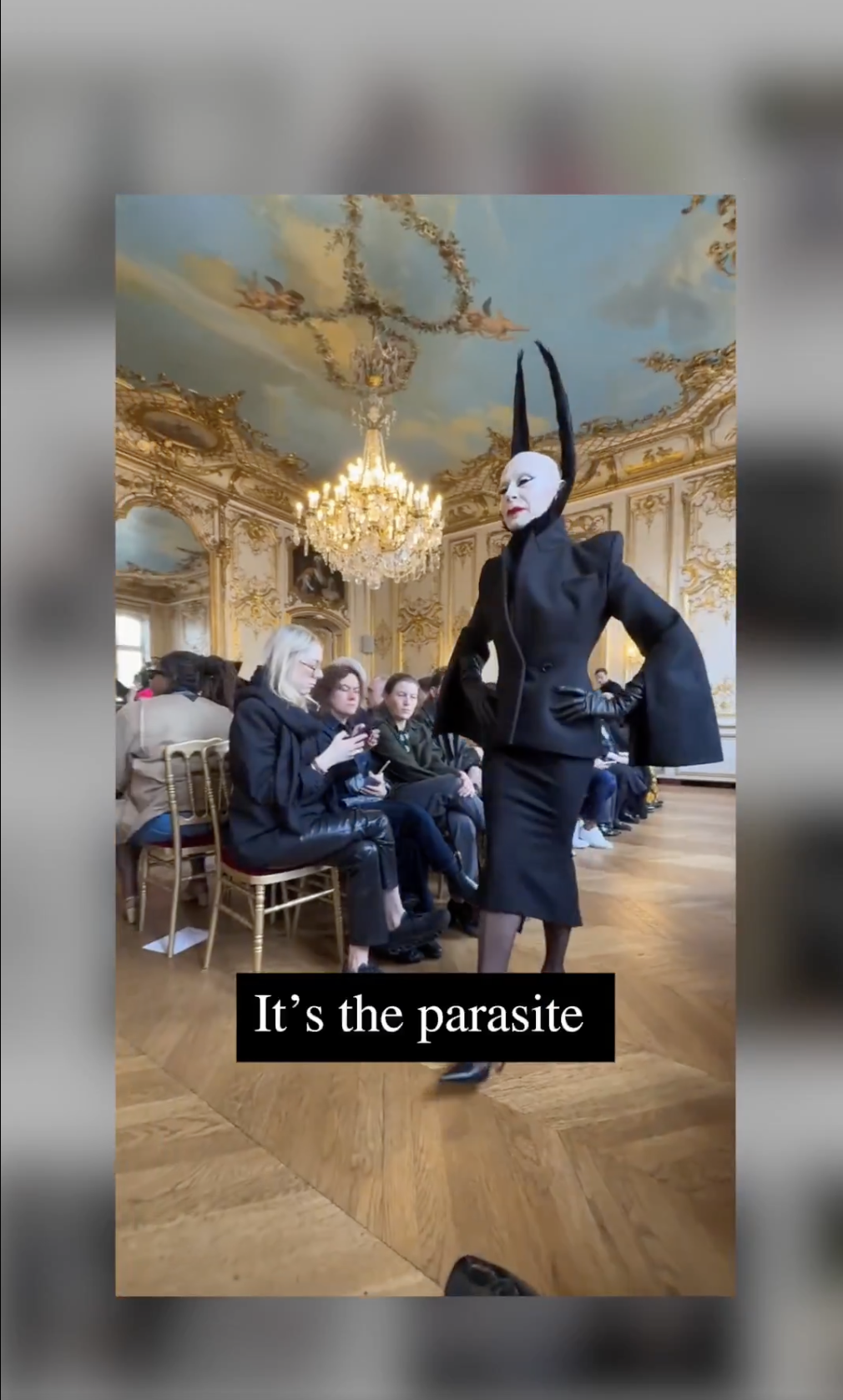 La mode comme rituel maléfique : une prédiction pour 2025 et au-delà