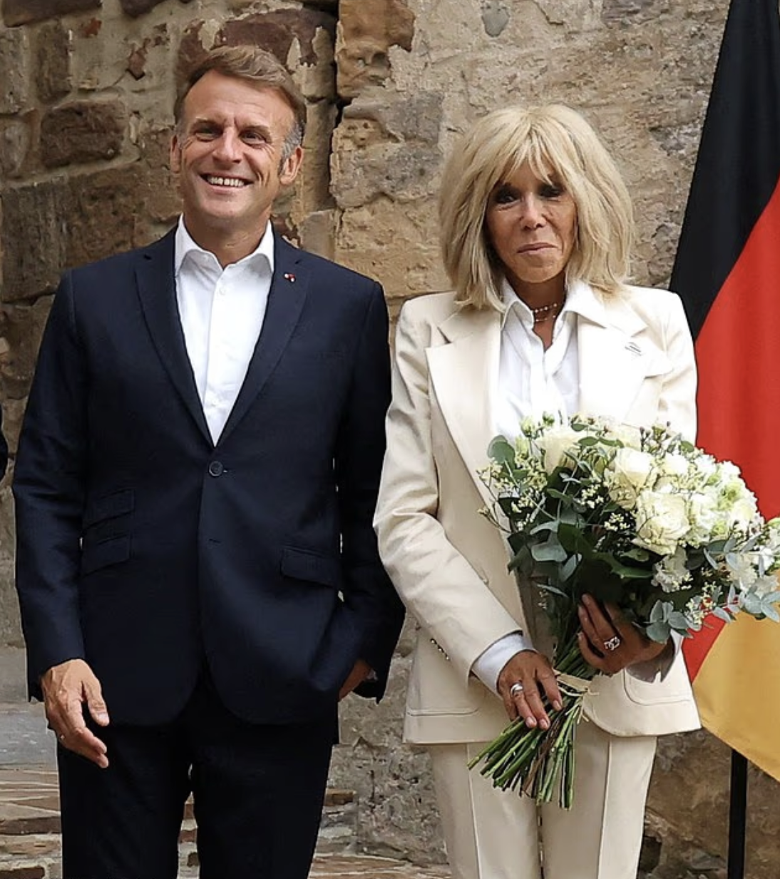 Riposte explosive de Candace Owens face à Brigitte Macron : née homme, la Première dame ? Un duel judiciaire qui traverse l'océan