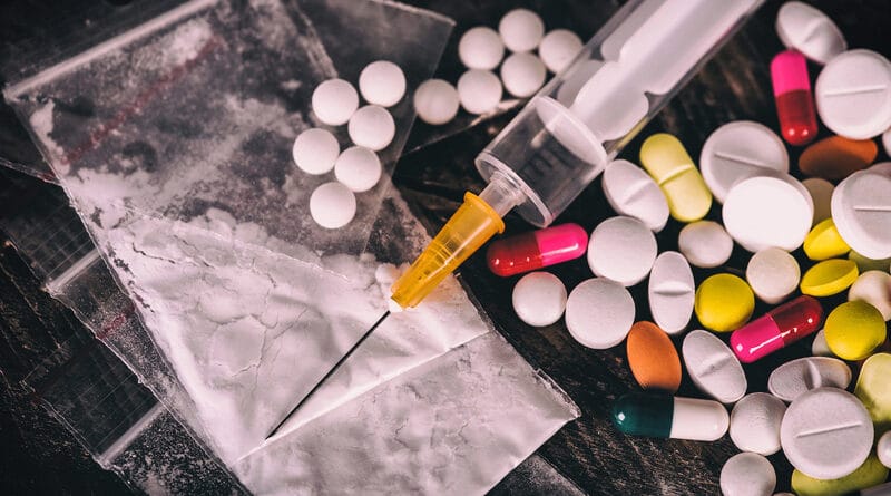 GHB, cocaïne et chemsex : Enquête sur les dérives toxiques de l'élite macronienne