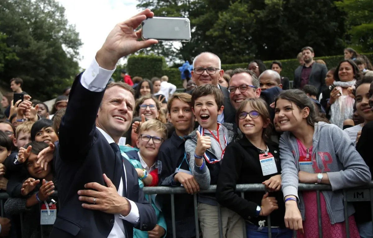 Macron, l'ado en crise qui va péter un câble : fin de règne en mode soap opera élyséen