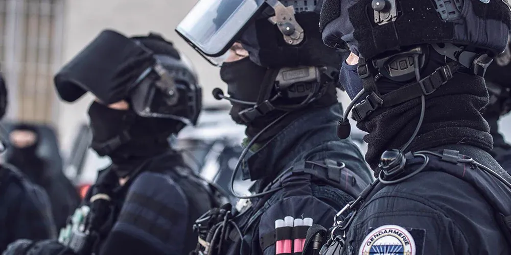 Quand la Gendarmerie tire la sonnette d’alarme, c’est pour museler les rues avant même la guerre