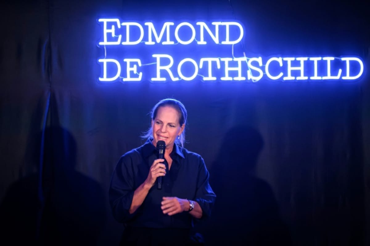 12 000 fois Rothschild. Et le silence ? Assourdissant.