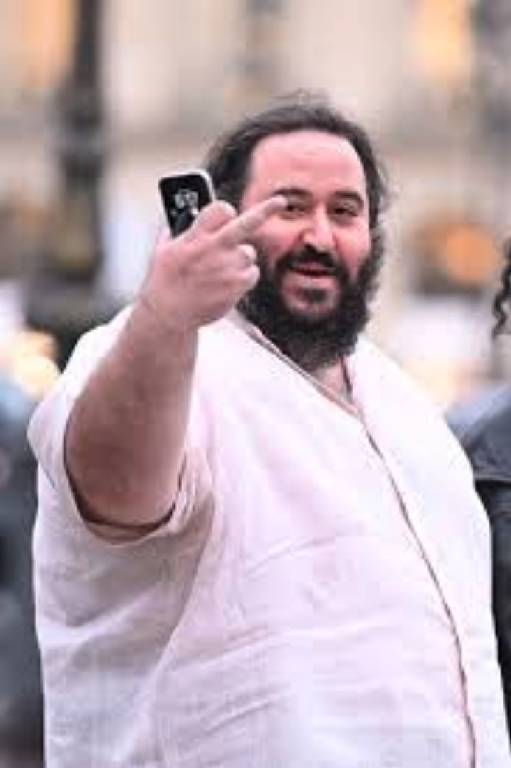 Oussama Ammar et sa bande : pas une dérive, une usine à arnaques du capitalisme narratif