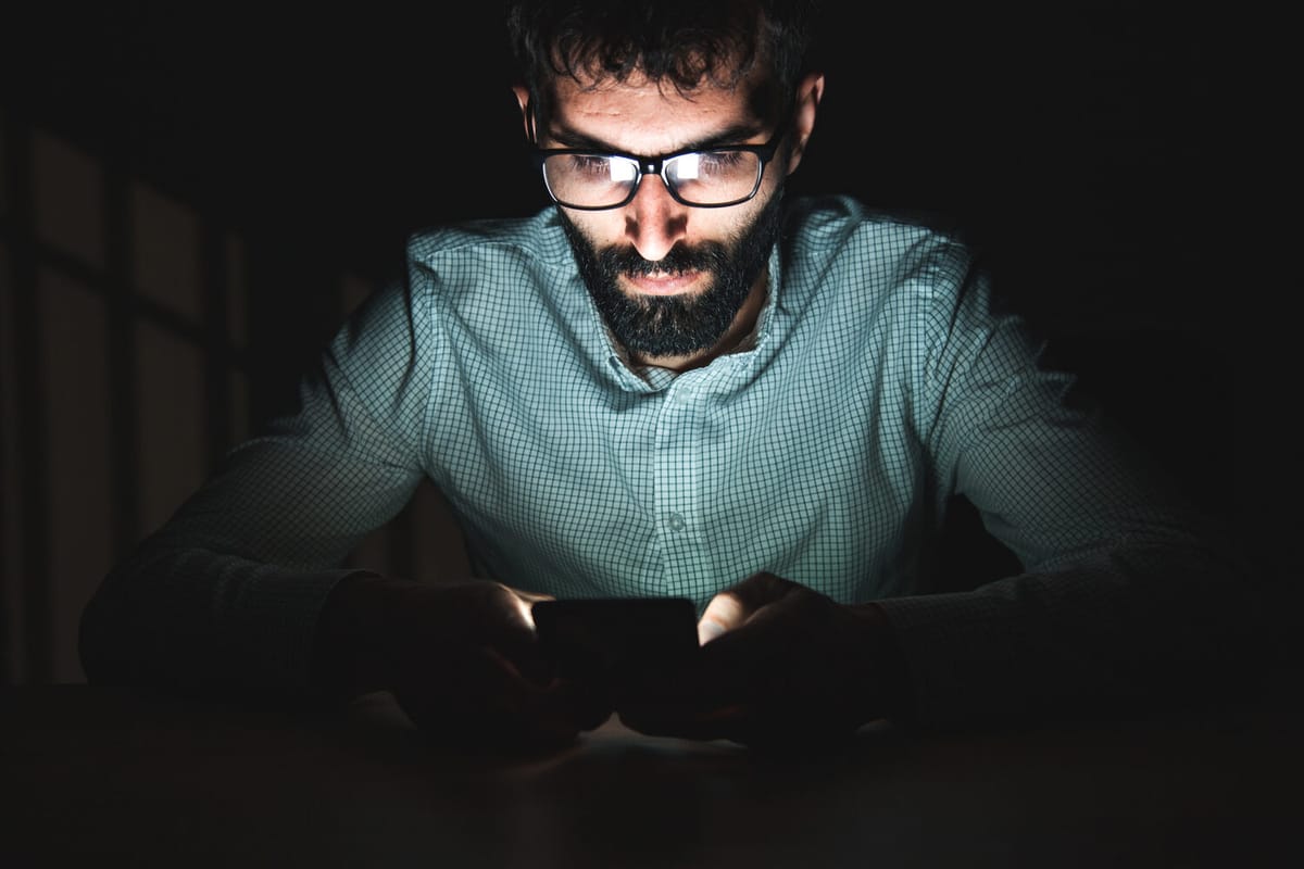 527 messages à une enfant de 9 ans, quatre ans de prison