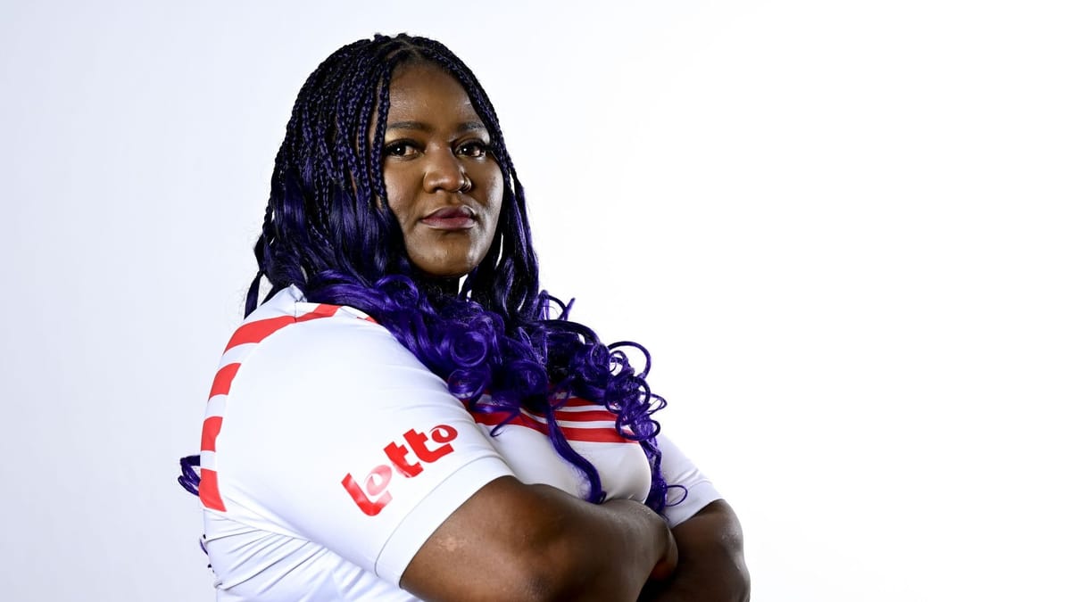 Sonita Muluh lors d'une competition de force athletique