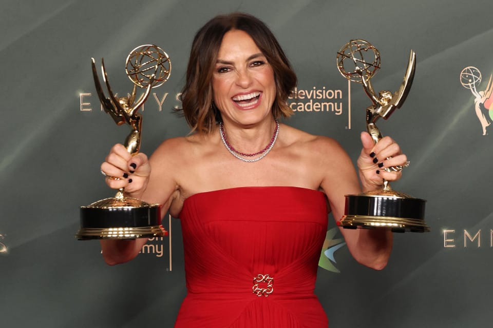 Cinq Emmys pour une émission débranchée, cinq pour une série annulée, et un prix tout neuf pour une série morte en 1957