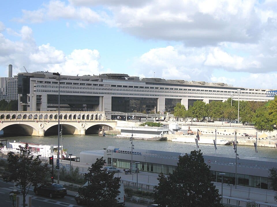 Le bâtiment Colbert du ministère des Finances, à Bercy, photographié en novembre 2006. Photo d’archive ; elle ne représente ni un suspect ni un serveur concerné par l’intrusion.