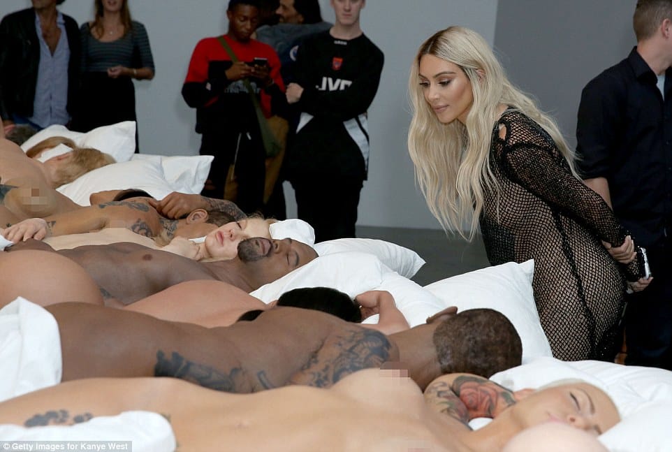 L’expo porno de Kanye West marque t-elle la fin de l’art contemporain ?