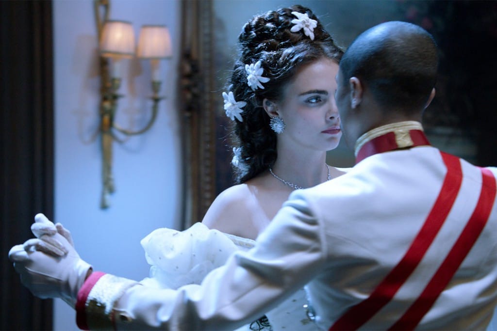 Cara Delevingne et Pharell Williams :  Lagerfeld s’attaque au mythe de Sissi