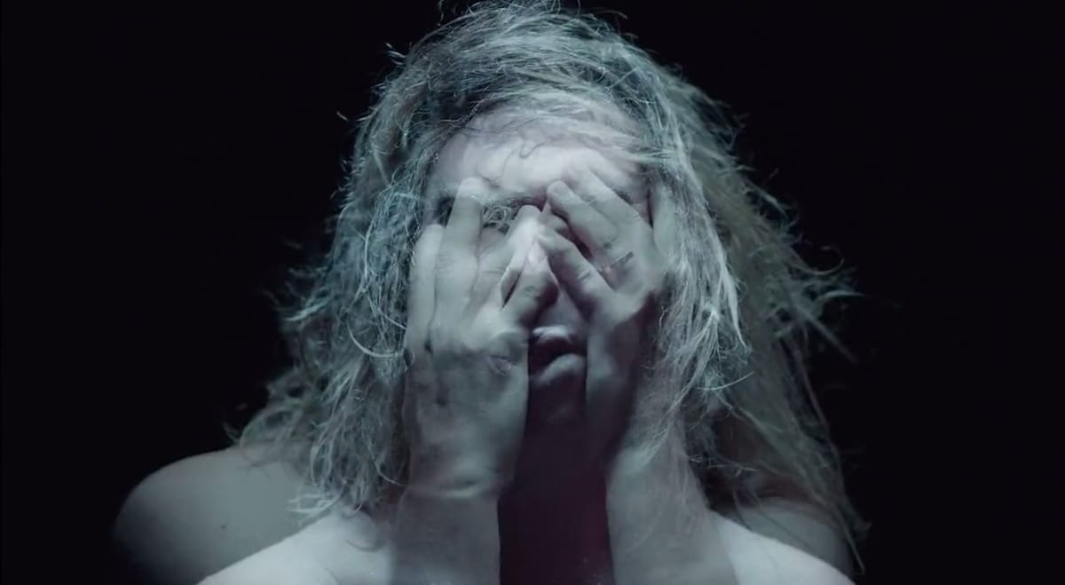 Liars : le clip épileptique par Laurie Lynch