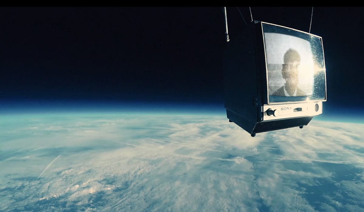 La première télévision en orbite pour un clip