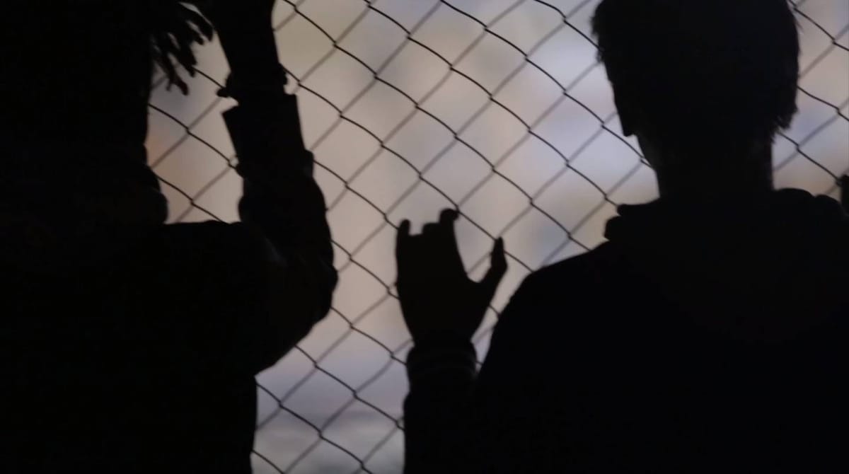 FAUVE ≠ BERMUDES : BON TITRE, MAUVAIS CLIP