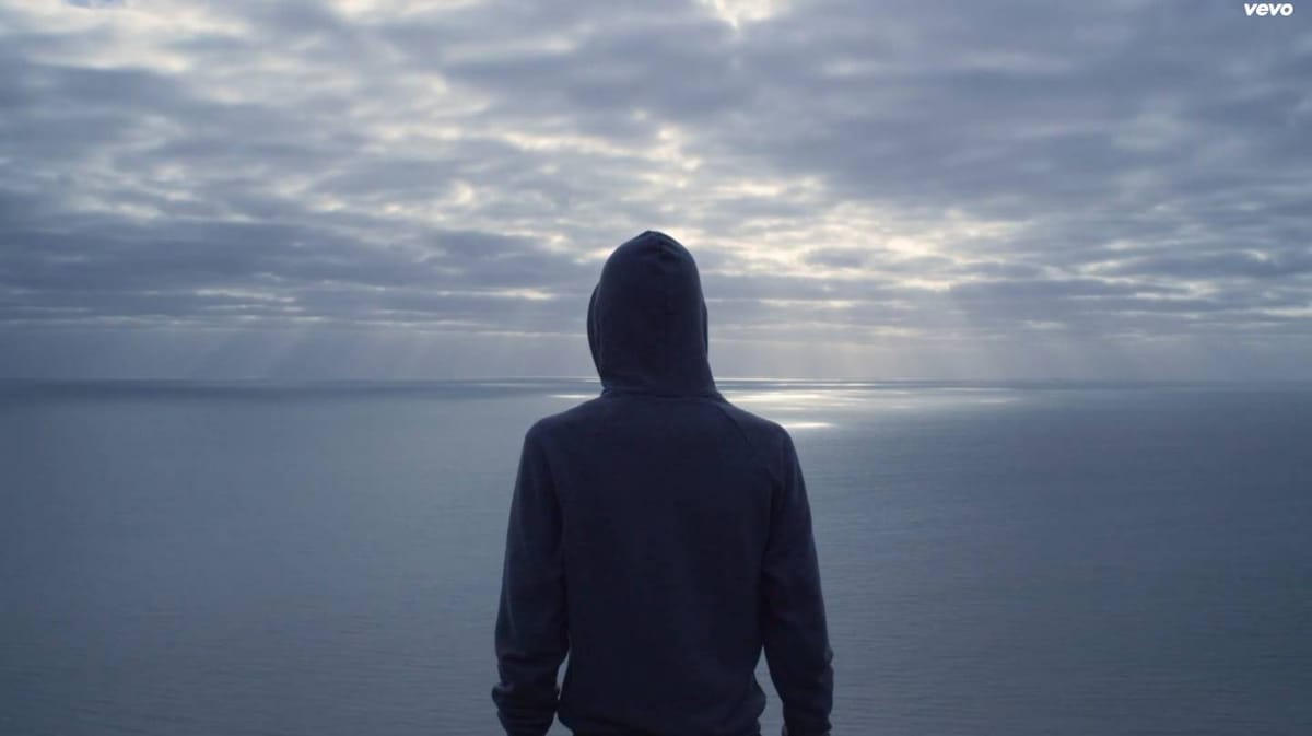 Peter Franklyn Banks réalise le dernier clip de Gaz Coombes