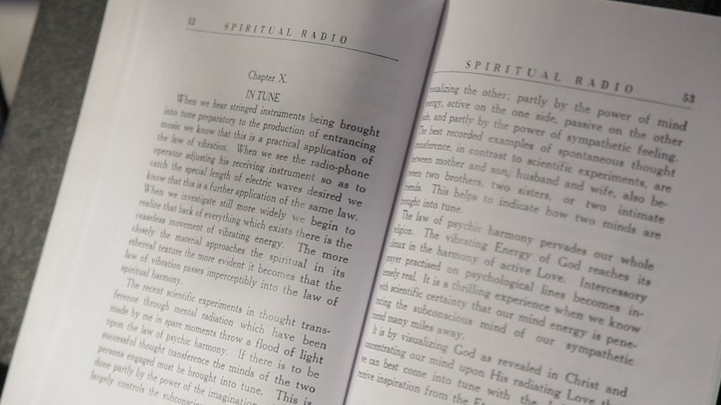Gutenberg 2.0 existe : lumière sur 9 artistes qui réinventent le livre de demain