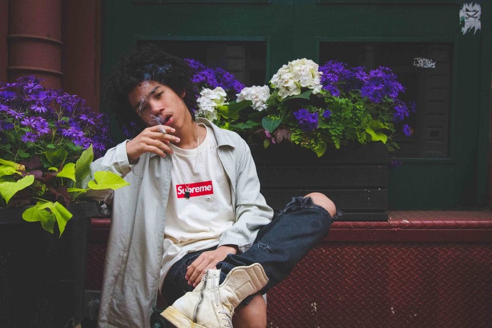 SUPREME ou le petit guide pour s’en mettre plein les fouilles en vendant du vent