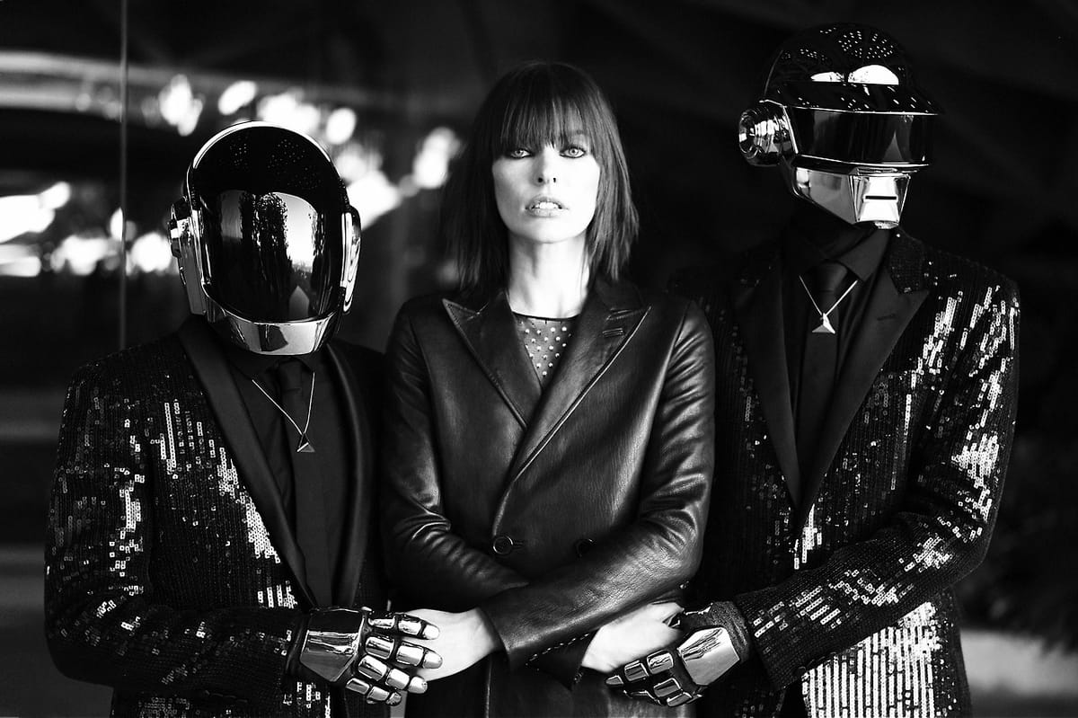 DIGITAL LOVE : MILLA JOVOVICH SÉDUIT LES DAFT PUNK