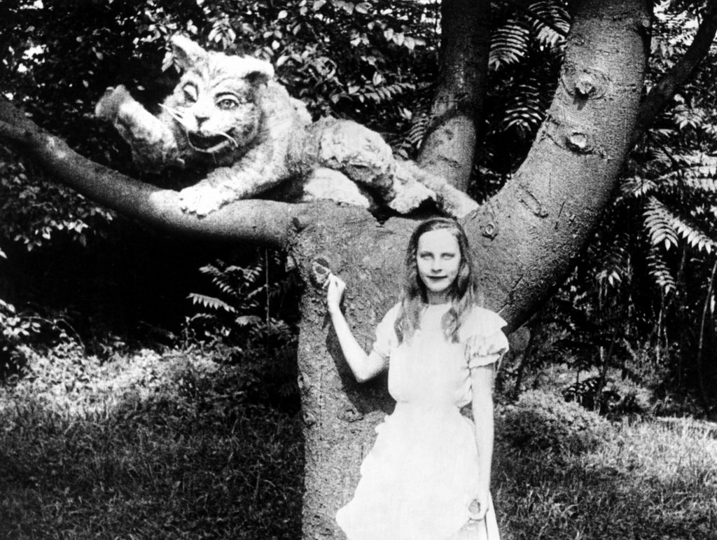 Regardez la première adaptation au cinéma d’Alice au pays des merveilles