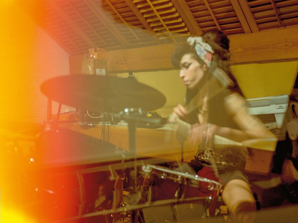 Une intelligence artificielle imagine de nouvelles chansons d’Amy Winehouse, Nirvana, Jimi Hendrix et des Doors
