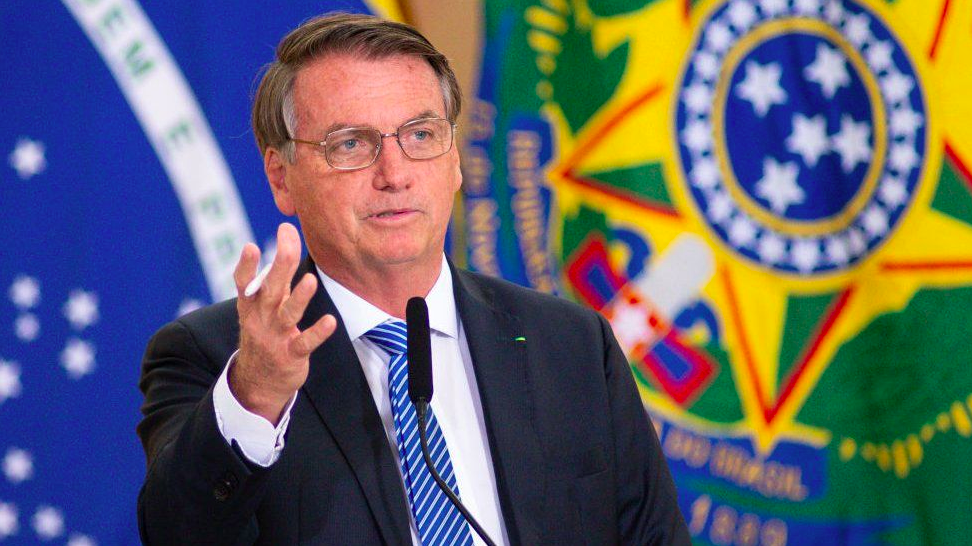 Jair Bolsonaro : « Le vaccin peut déclencher le sida »