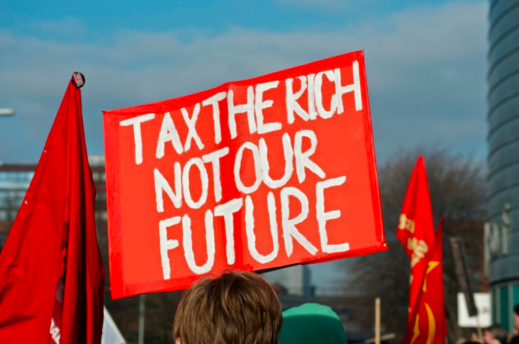 102 ultra-riches écrivent une lettre ouverte : « C’est soit plus d’impôts soit les fourches »