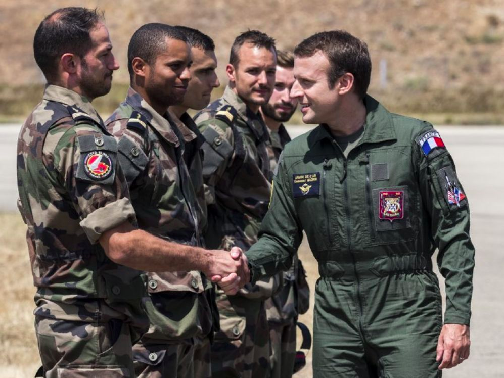 Des policiers écrivent à Macron pour réclamer l’instauration en urgence d’un service militaire obligatoire dans le contexte de guerre en Ukraine