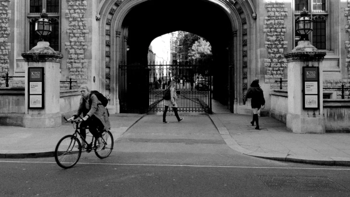 L’infiltration plutôt que l’invasion ou comment les universités sont des extensions des services de renseignement