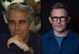 "Avez-vous trouvé la jeune fille intelligente que vous cherchiez ?" : les incohérences de Michel Hazanavicius sur sa relation avec Epstein