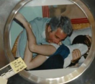 Quand le Département de la Justice américain efface 86 pages qui listent des complices d’Epstein en France