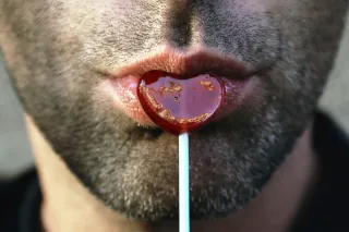 La fin de Libé : de la pétition pour la pédophilie à la sucette « goût corps sale »