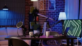 Le scandale, c'est devenu son métier.