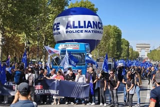 « Laissez moi quelques jours, je travaille sur un plan. » Le même mardi, à 1,5 kilomètre de là, Matignon écrivait que les dépenses de l’État ne bougeraient plus d’un euro