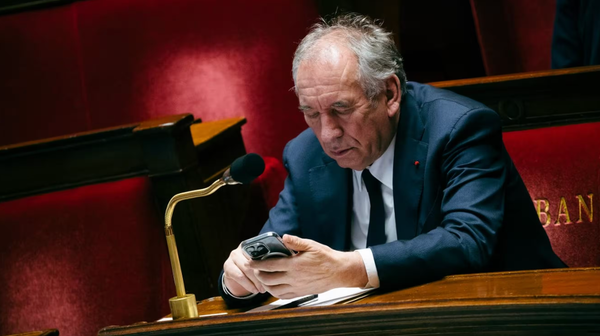 Le bal des intouchables : Pédocriminalité made in France