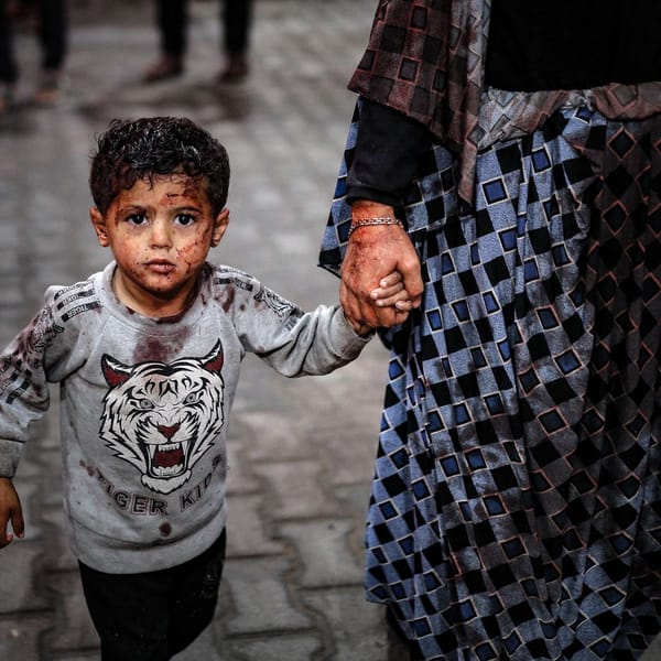 300 écrivains et le réveil tardif – Gaza, ou l’écho d’une conscience qui s’ébroue enfin