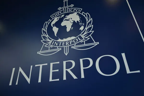 Sous la dictée présumée de l'Elysée, une notice rouge a été demandée à INTERPOL par le parquet de Dakar pour me faire arrêter