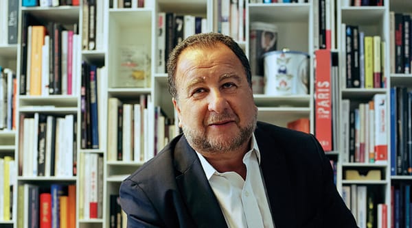 L’effondrement de l’agence Havas Paris : quand la proximité avec la Macronie devient un fardeau