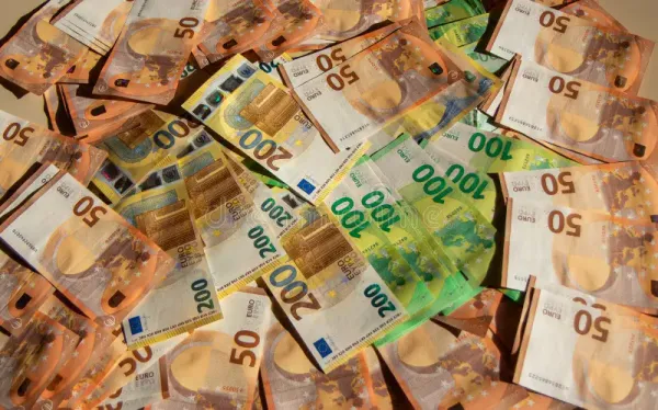 La chute silencieuse de l’euro : une perte de 45 % de sa valeur en 25 ans