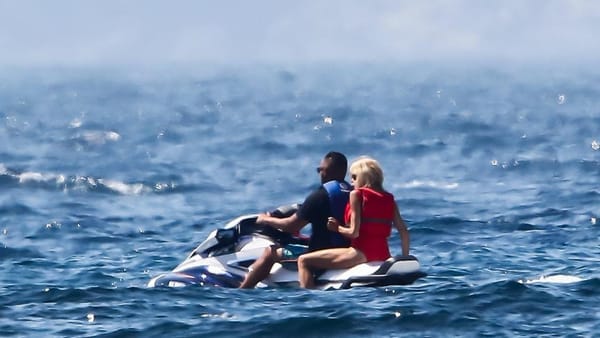 Fuite exclusive : les Macron en guerre secrète au Fort de Brégançon contre Candace Owens et Zoé Sagan