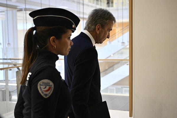 Le loup en cage : Bernard Arnault rattrapé par la justice pour le hold-up du siècle sur Hermès