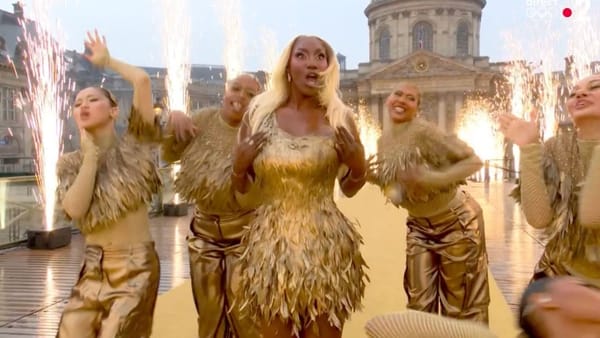 Quand Brigitte Macron, Hélène Mercier-Arnault et l’empire LVMH dictent le tempo culturel... et effacent les traces