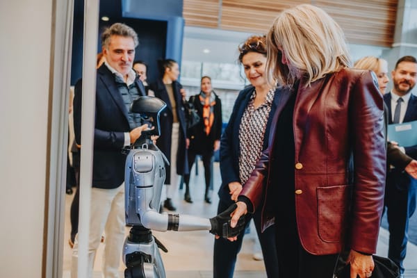 Brigitte Macron : la Première dame qui crache sur les femmes