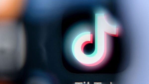 Digital Wall 2026 : Comment l’État français veut transformer votre carte d’identité en "laissez-passer" pour TikTok