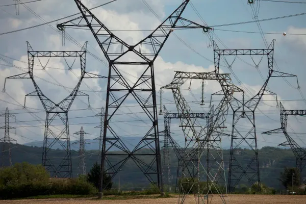 La Camargue sacrifiée : le crime écologique des macronistes au nom de l’IA