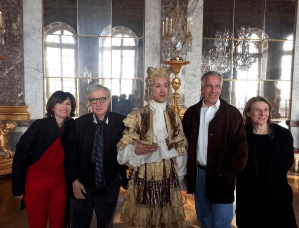 L'actuelle ministre de la Culture amnésique sur ses photos avec Epstein