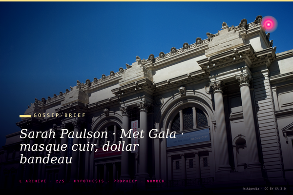 Sarah Paulson · Met Gala · masque cuir, dollar bandeau