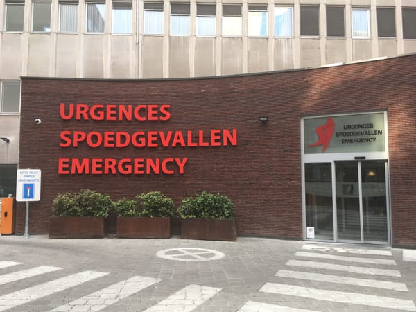 L'hôpital de guerre, sauf qu'il n'y a pas de guerre