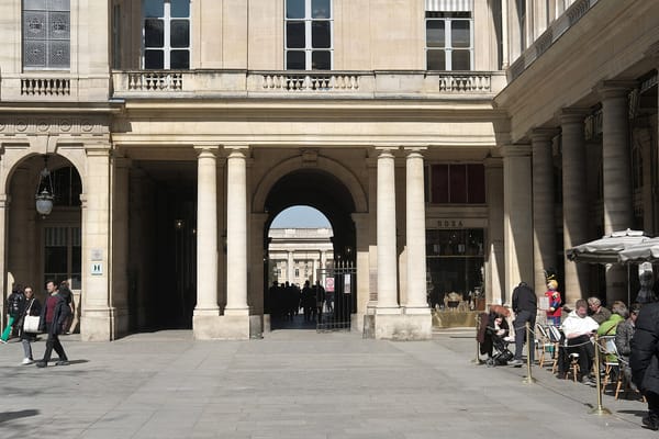 Trois sénateurs ont voulu écarter deux juges. Les deux juges se sont jugés l'un l'autre.
